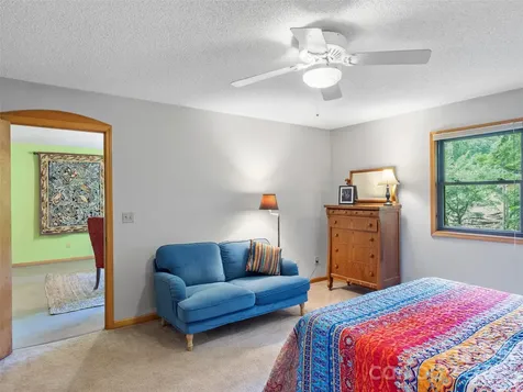 170 Mountain Farm Road Burnsville NC 28714