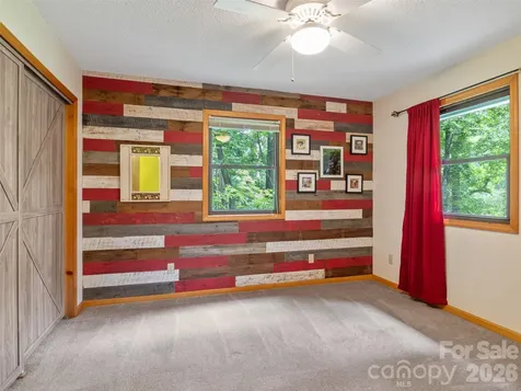 170 Mountain Farm Road Burnsville NC 28714