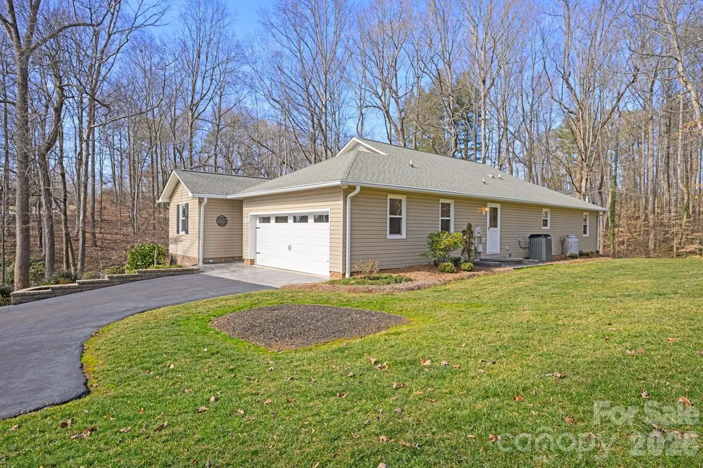 109 Normandy Avenue Boonville NC 27011