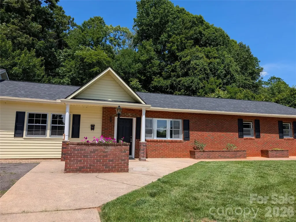 945 Summers Road Valdese NC 28690