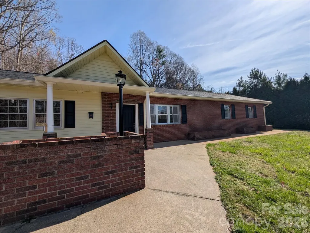 945 Summers Road Valdese NC 28690