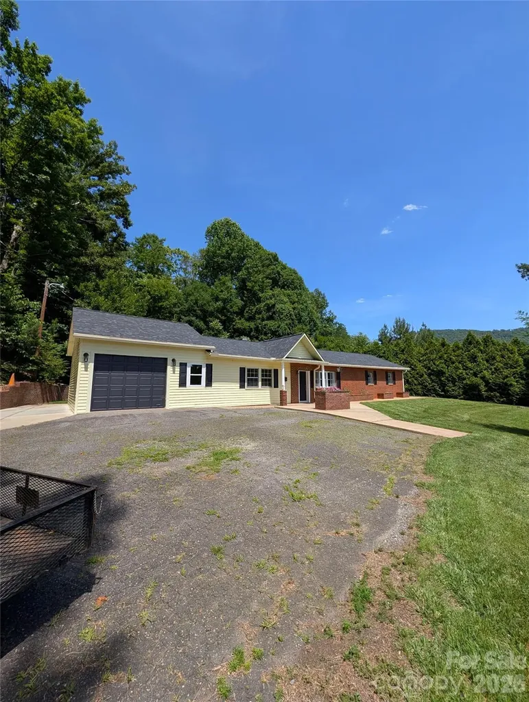 945 Summers Road Valdese NC 28690