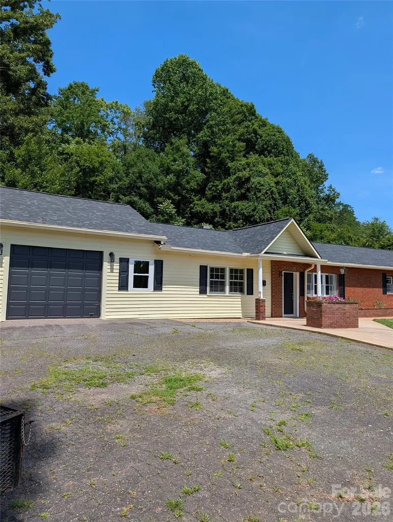 945 Summers Road Valdese NC 28690