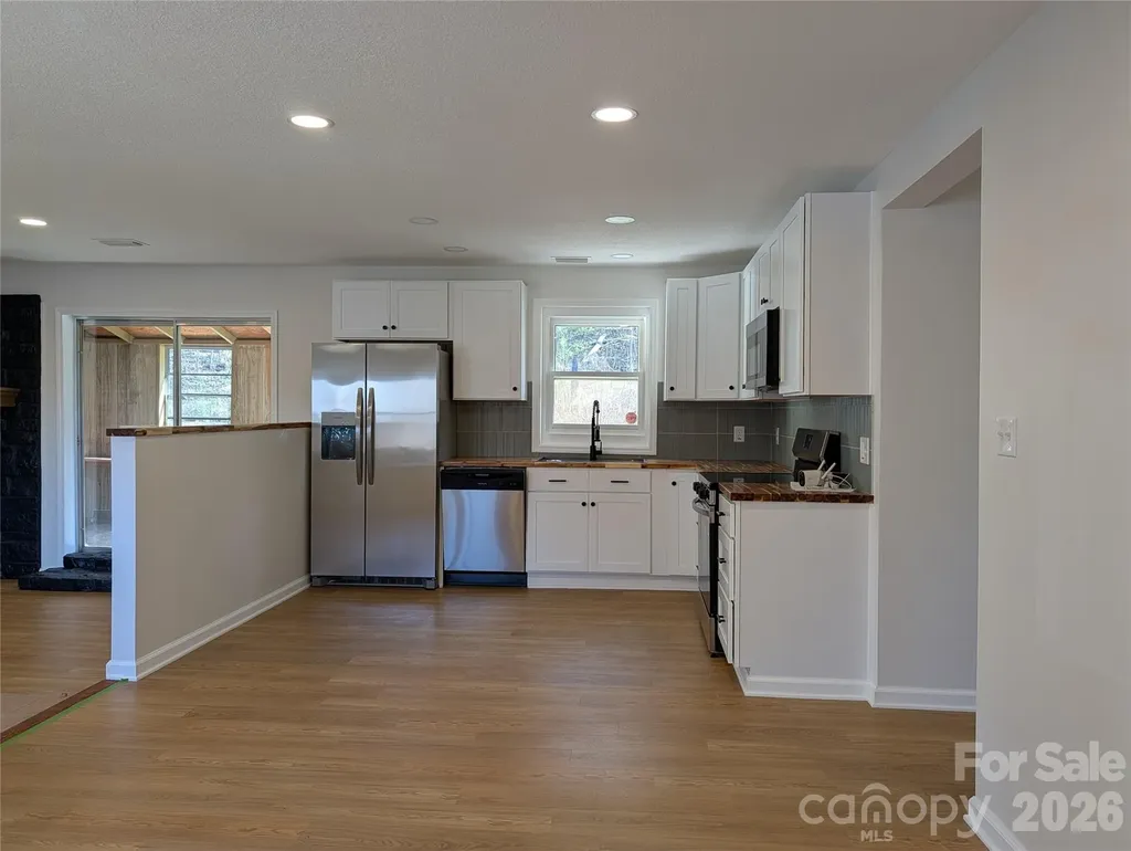 945 Summers Road Valdese NC 28690