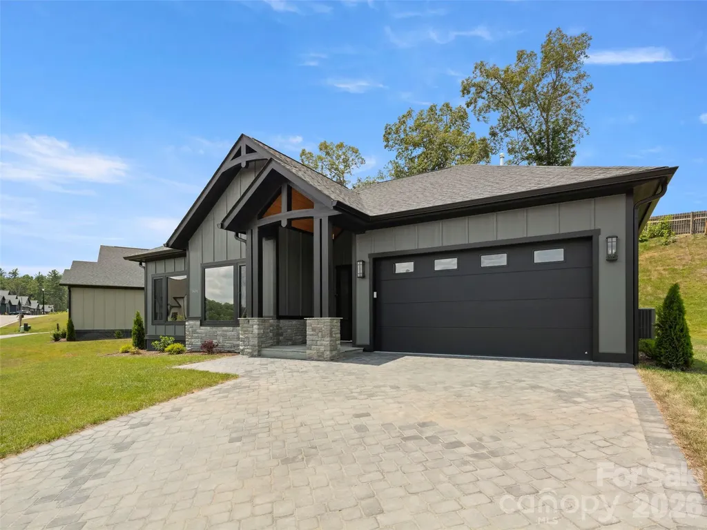 504 Blue River Drive Arden NC 28704