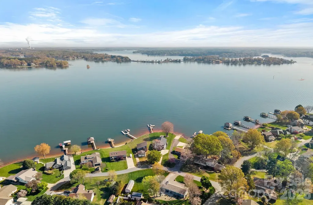 8182 Mountain Shore Drive Sherrills Ford NC 28673