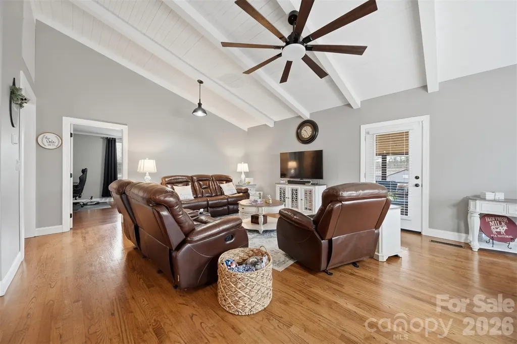 1300 Laurel Street NE Valdese NC 28690