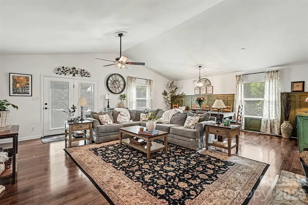 10319 Camelback Circle Charlotte NC 28226