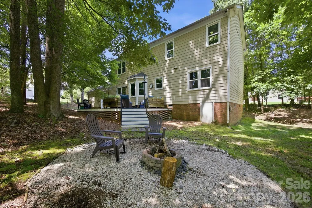 2011 Windlock Drive Charlotte NC 28270