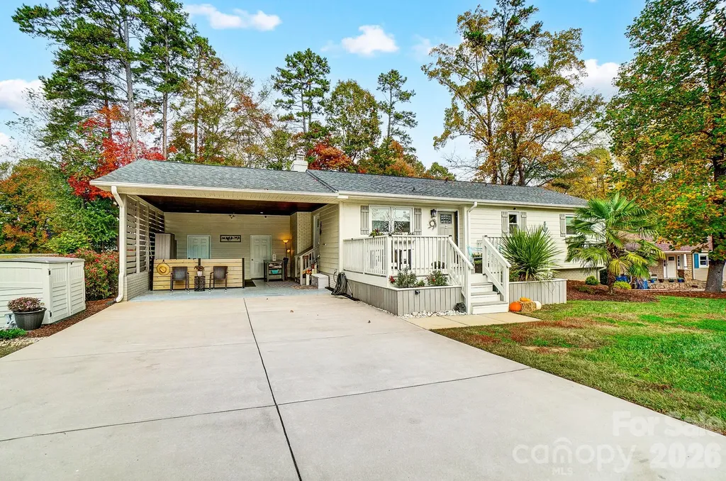 9542 Riviera Drive Sherrills Ford NC 28673