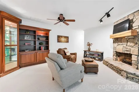109 Chattooga Run Hendersonville NC 28739