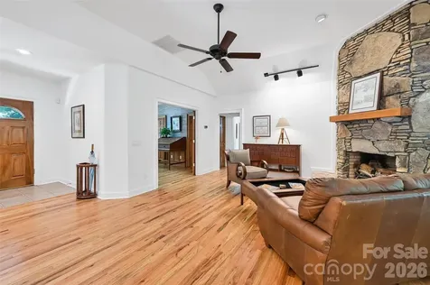 109 Chattooga Run Hendersonville NC 28739