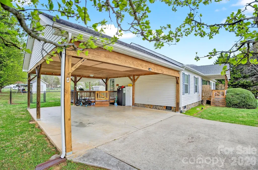 22 Brookfield Lane Old Fort NC 28762