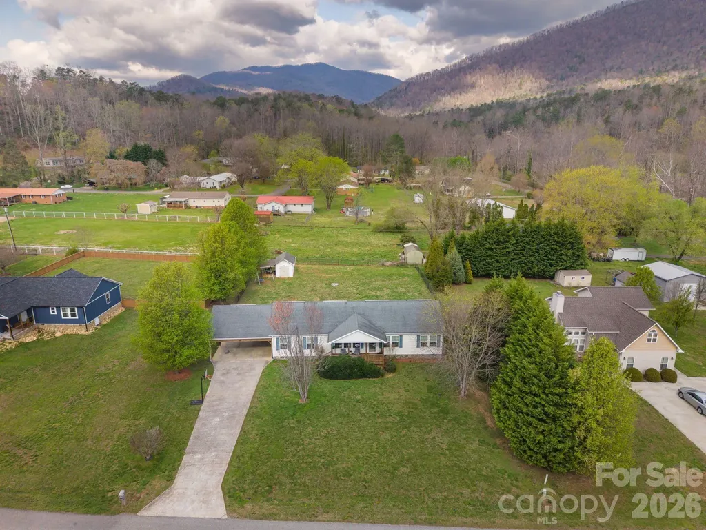 22 Brookfield Lane Old Fort NC 28762