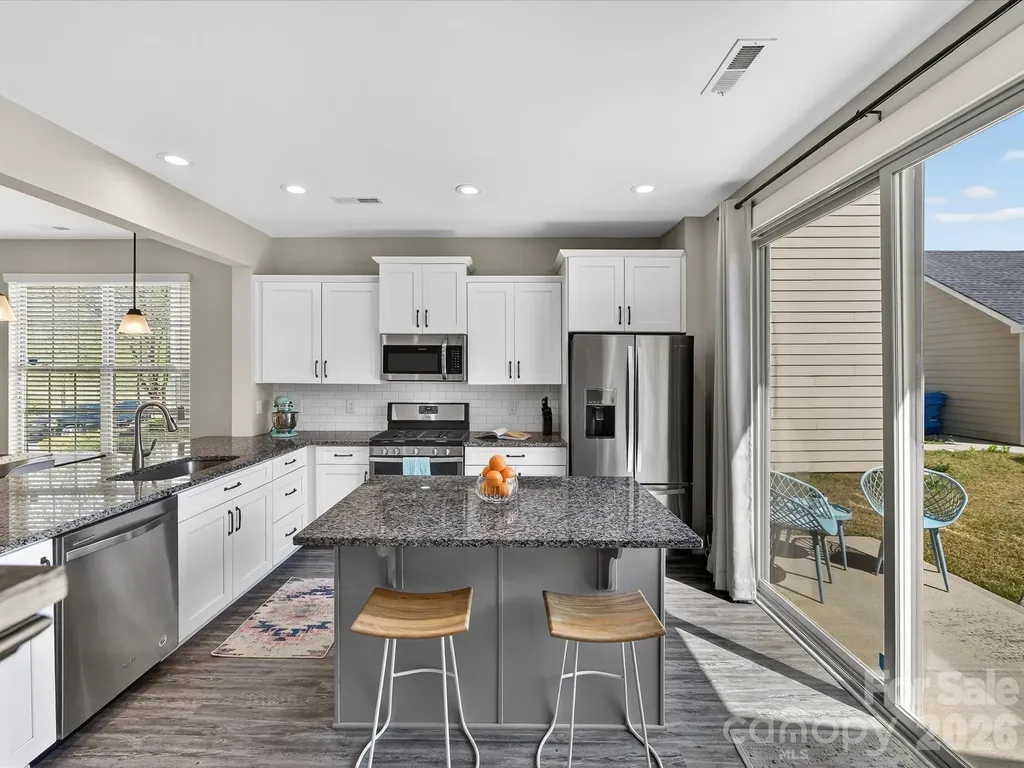 2718 Tranquil Oak Place Charlotte NC 28206