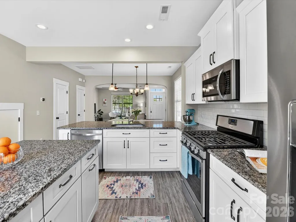 2718 Tranquil Oak Place Charlotte NC 28206