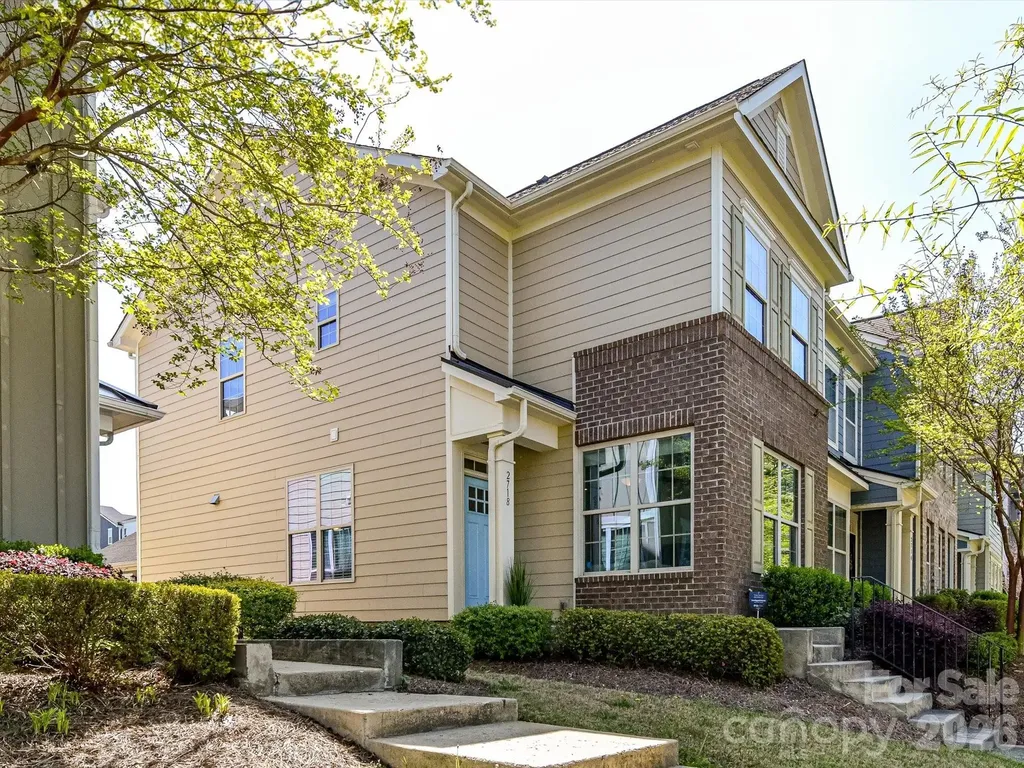 2718 Tranquil Oak Place Charlotte NC 28206