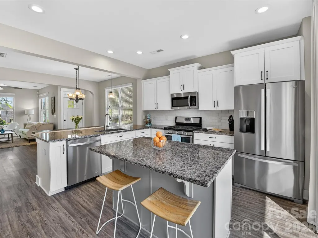 2718 Tranquil Oak Place Charlotte NC 28206