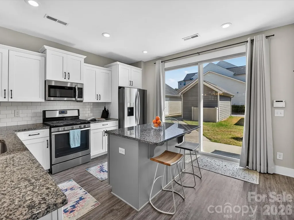 2718 Tranquil Oak Place Charlotte NC 28206