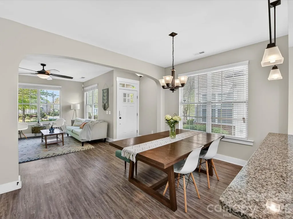 2718 Tranquil Oak Place Charlotte NC 28206