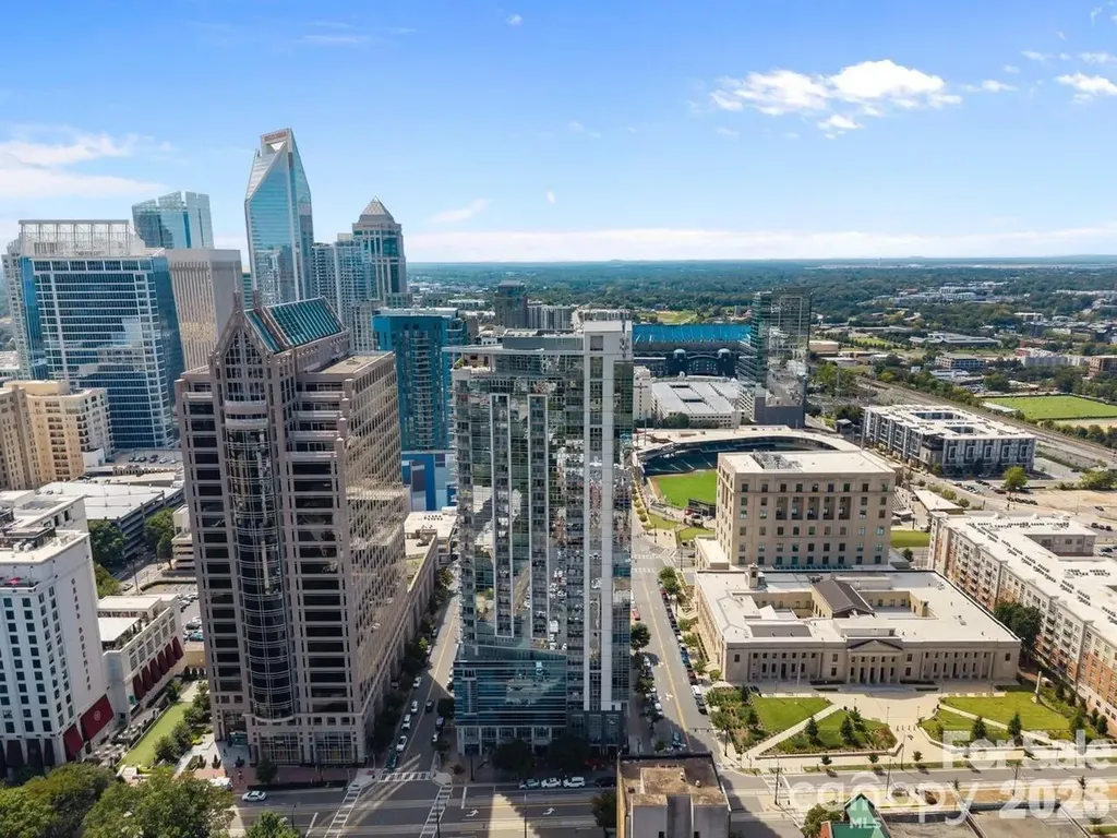 333 W Trade Street Charlotte NC 28202
