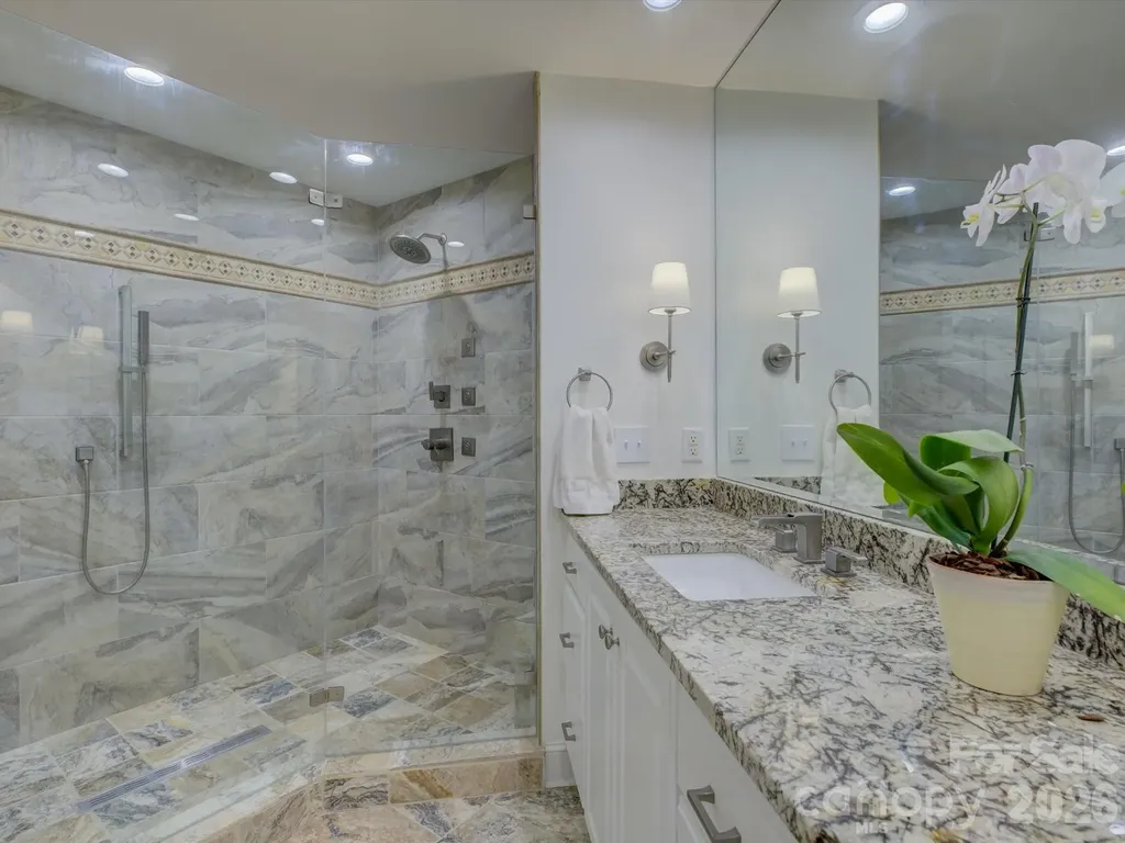 8905 Challis Hill Lane Charlotte NC 28226