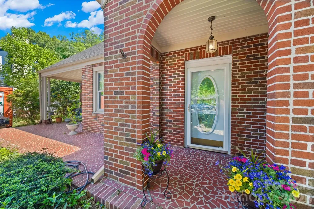 205 S Thompson Street Shelby NC 28150