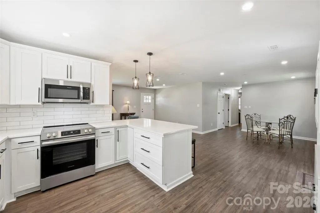 3724 Cobbleridge Drive Charlotte NC 28215