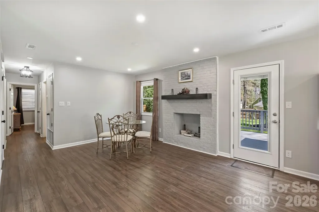 3724 Cobbleridge Drive Charlotte NC 28215