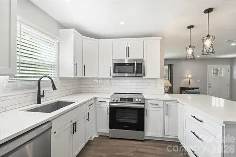 3724 Cobbleridge Drive Charlotte NC 28215