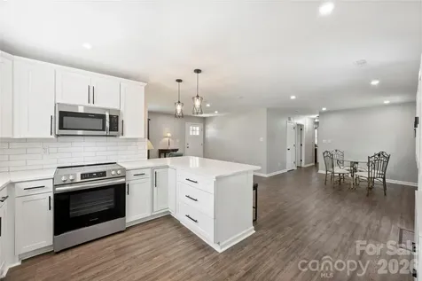 3724 Cobbleridge Drive Charlotte NC 28215