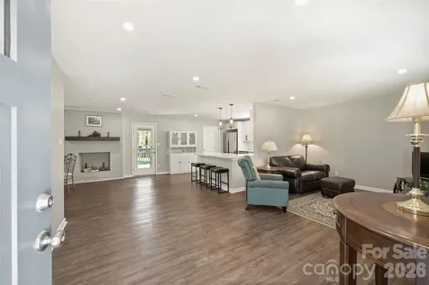 3724 Cobbleridge Drive Charlotte NC 28215