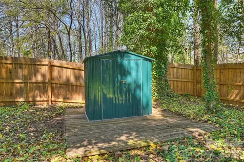 3724 Cobbleridge Drive Charlotte NC 28215