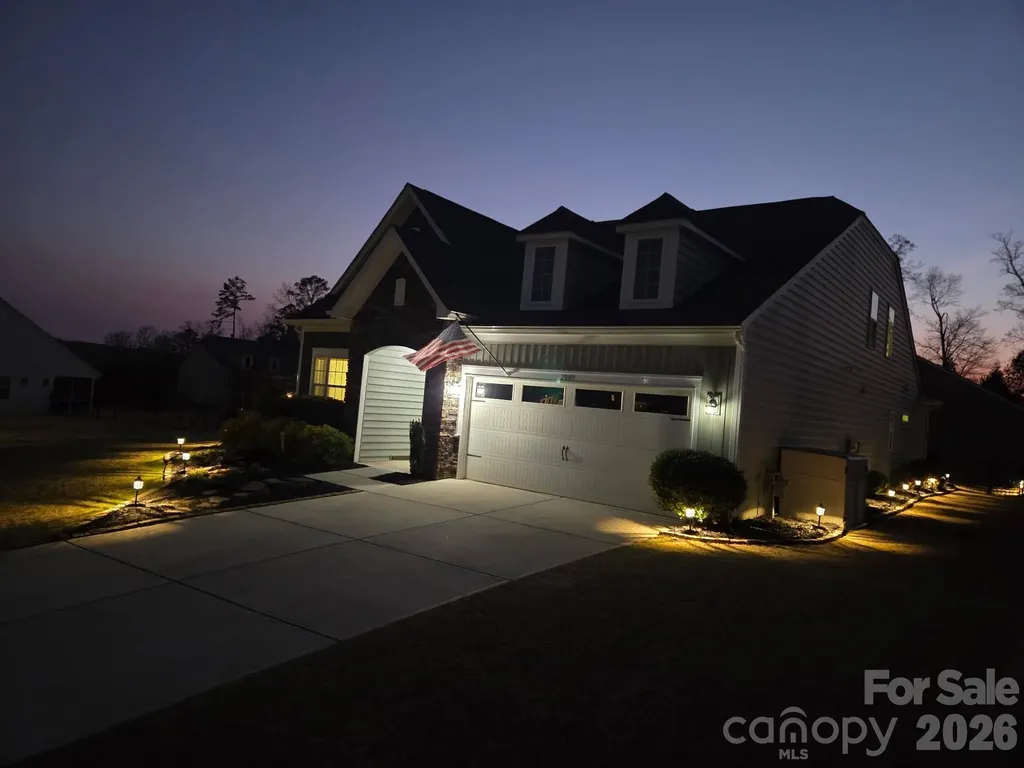 2003 Harvest Time Lane Waxhaw NC 28173