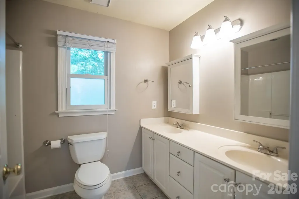 1002 Windsor Drive Asheville NC 28803