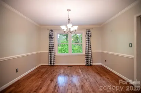 1002 Windsor Drive Asheville NC 28803