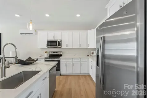 1108 Wonder Way Charlotte NC 28208