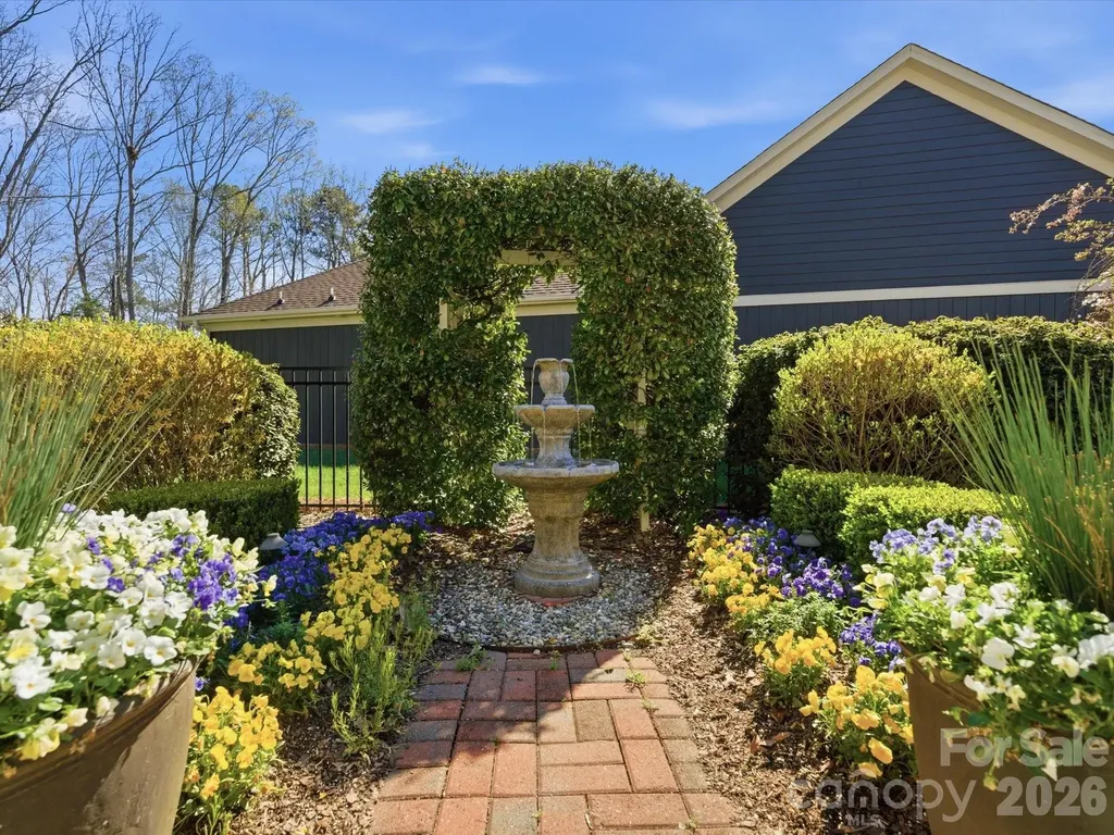1180 Avalon Place Matthews NC 28104