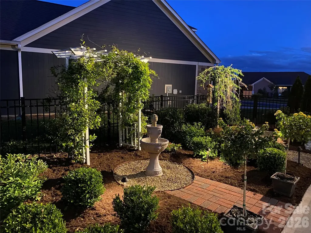 1180 Avalon Place Matthews NC 28104