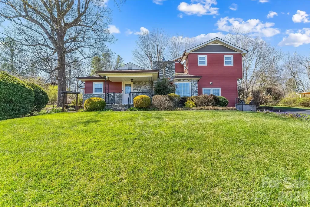 10 Woodmont Drive Asheville NC 28806