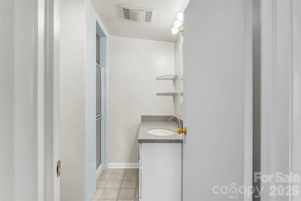 10 Woodmont Drive Asheville NC 28806