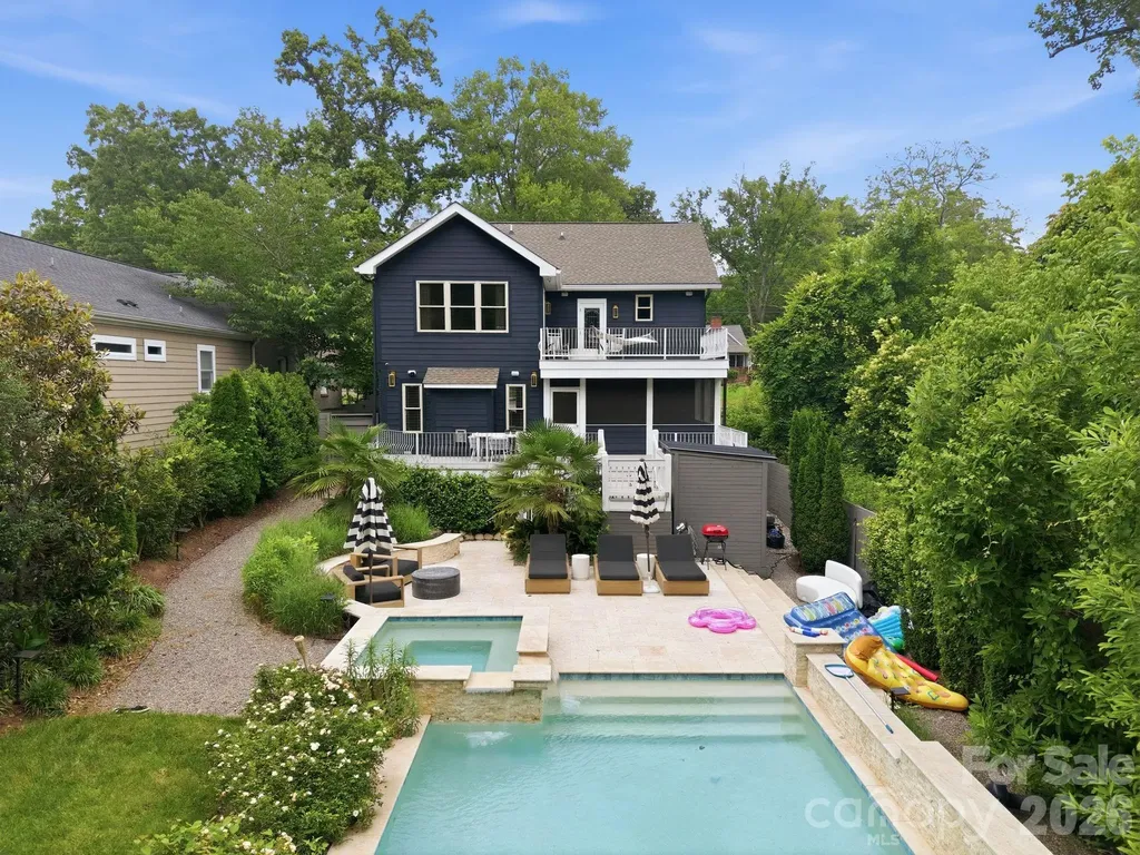 3220 Commonwealth Avenue Charlotte NC 28205