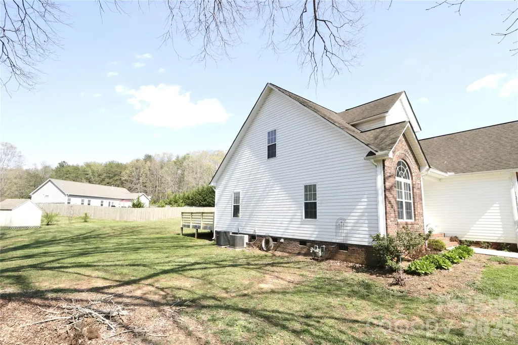1045 Saxton Circle Salisbury NC 28147