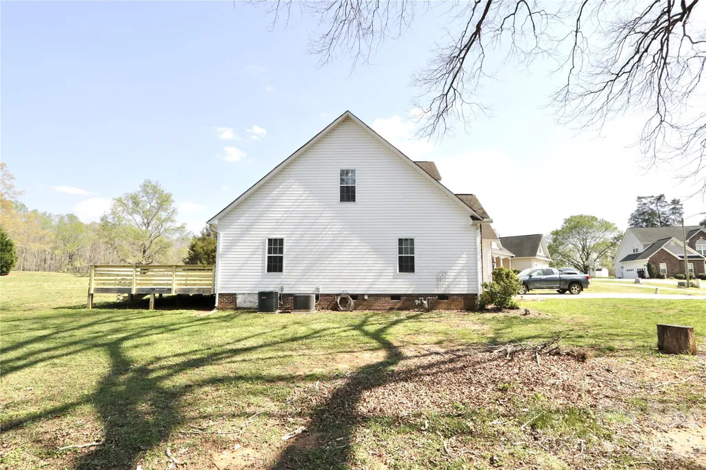 1045 Saxton Circle Salisbury NC 28147