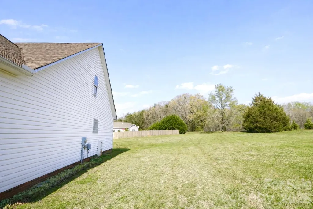 1045 Saxton Circle Salisbury NC 28147
