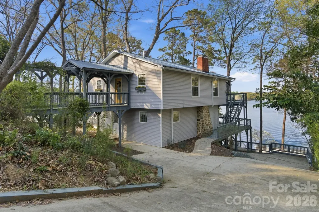 547 Lake Shore Drive Norwood NC 28128