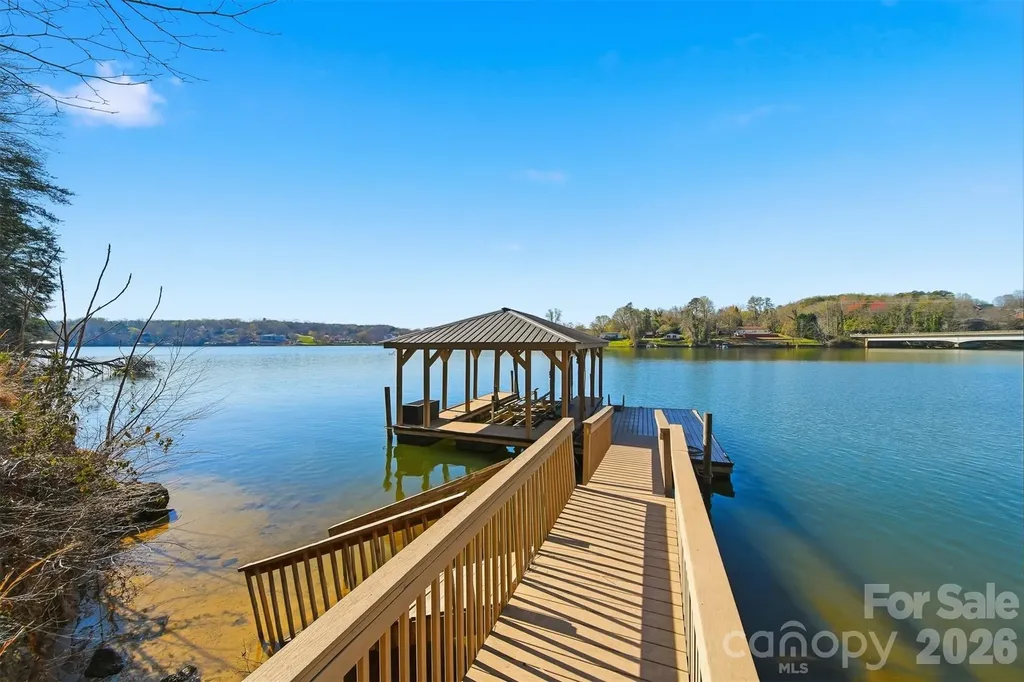 152 Bridge Pointe Lane Hickory NC 28601
