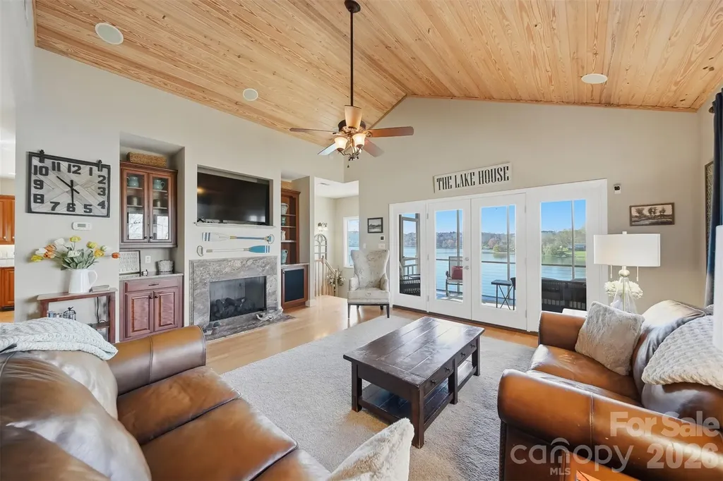 152 Bridge Pointe Lane Hickory NC 28601