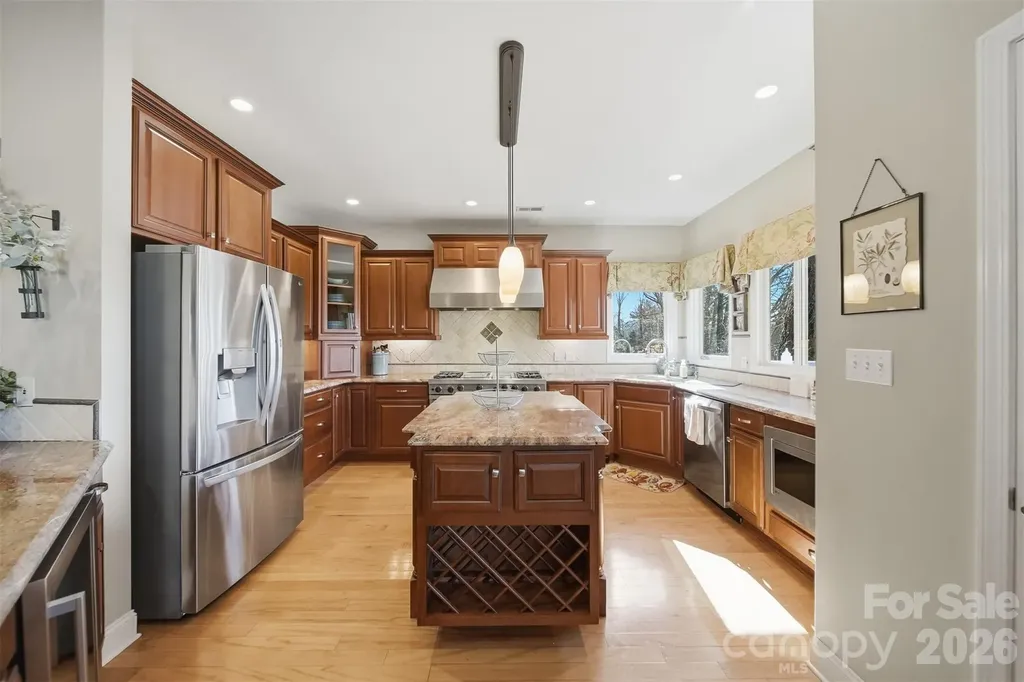 152 Bridge Pointe Lane Hickory NC 28601