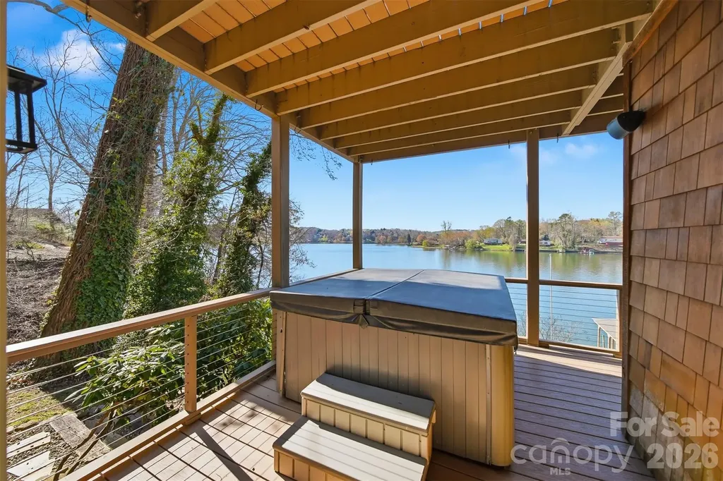 152 Bridge Pointe Lane Hickory NC 28601